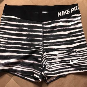 Nike Pro Zebra Print Short